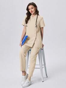 Scrubzie Bộ đồng phục y tế nữ chống nhăn, cổ tàu, tay ngắn, nhiều nút, gồm áo và quần. - Màu be - Xem 3