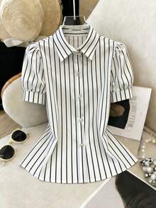 GlowEve Camisa casual de mujer de manga corta con volantes y de un solo pecho a rayas - Blanco y Negro - Ver 5