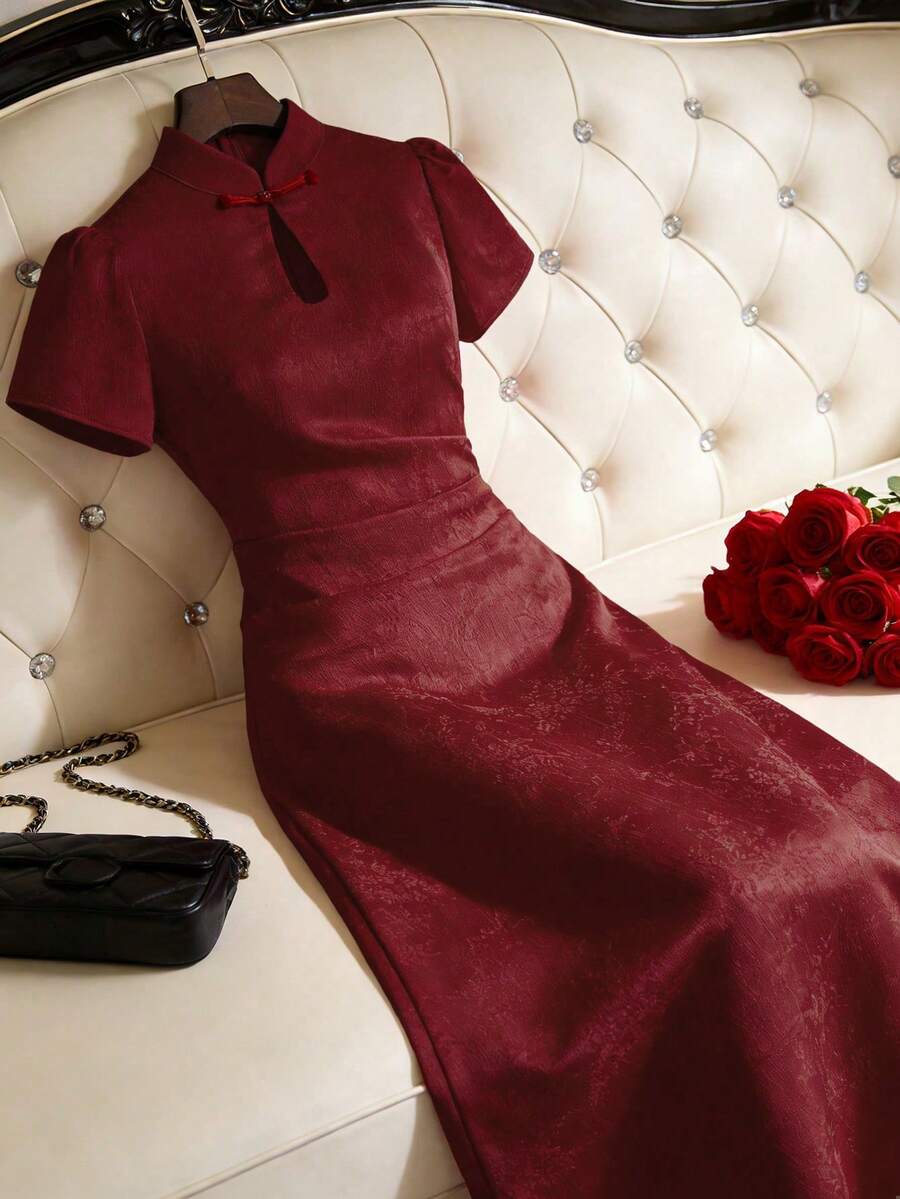 Franclia Vestido elegante de satén jacquard rojo con botones delanteros para celebración de Año Nuevo - Burdeos - Ver 1