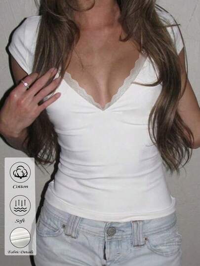 Rina Fox Nouveau T-shirt pour femmes, T-shirt d'été printemps/été, T-shirt blanc tout-aller, T-shirt sexy à col V profond et manches courtes, T-shirt ajusté décontracté à col V profond avec garniture en dentelle, T-shirt sexy à col V profond de style français, Top polyvalent rétro simple, convient pour le port quotidien, les sorties, la promenade, les courses, les rassemblements, les vacances, les tenues d'aéroport