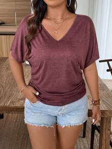 SHEIN Frenchy 大码女式夏季纯色 V 领蝙蝠袖短袖休闲度假 T 恤，带多层下摆 - 紅木色 - 查看 1