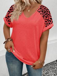 EMERY ROSE Kaos Wanita Ukuran Plus Terbaru 2026, Model Kasual Motif Leopard, Leher V, Longgar, Nyaman, Lengan Pendek. - Merah - View 3