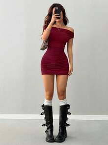 INAWLY Women's Solid Ruched Bodycon Dress, Off The Shoulder Short Dress, Pleated Waist Slim Fit Summer Party Outfit - Burgundy - View 4