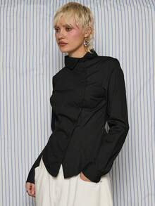 COUREZ 短袖不对称修身条纹衬衫 / Y2K 秋冬外出穿搭 女装 冬季女装 夜店装 性感外出上衣 休闲优雅新年装 - 黑色 - 查看 5