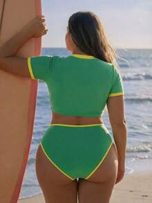 Swim SPRTY 2026春季新款加大码女式绿色字母印花圆领短袖比基尼上衣和三角泳裤两件套泳衣 - 綠色 - 查看 2