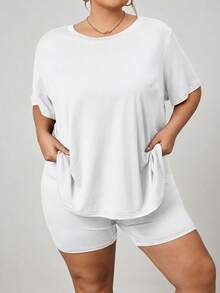 SHEIN CURVE+ CURVE 4件套加大码女式纯色短袖T恤和七分裤套装，Curve Plus，Hoho Vacation沙滩装/沙滩裙/沙滩度假装/沙滩必备/毕业典礼/下午茶派对礼服 - 黑與白 - 查看 8