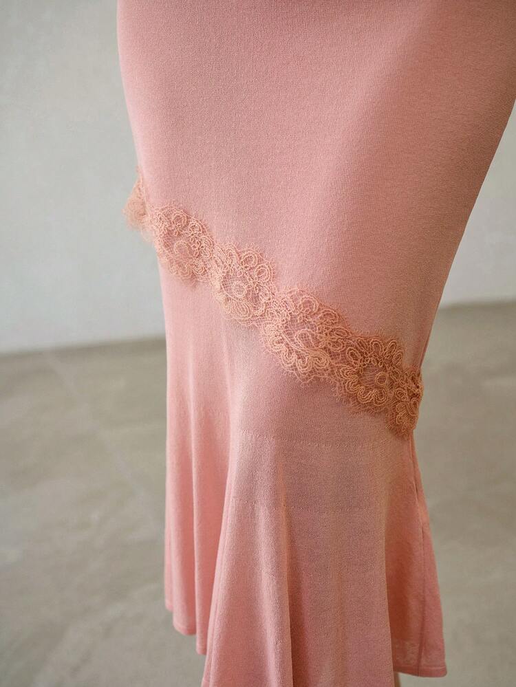 V-NECK SLEEVELESS CONTRAST LACE MERMAID HEM FITTED SWEATER DRESS, SPRING/SUMMER
