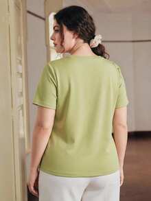Anewsta Women's Embroidered Plus Size Hollow-Out Applique T-Shirt, Spring/Summer - Green - View 4