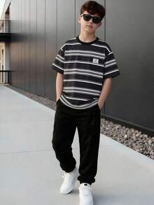 SHEIN Vacaura 男童休闲时尚简约蓝灰白拼接T恤裤套装（2件套），适合春夏日常穿着及外出。 - 黑色 - 查看 1