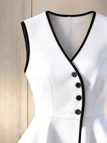 SHEIN PETITE 女士白色黑色V领不对称单排扣荷叶边下摆时尚休闲无袖衬衫，优雅显瘦，春夏款 - 白色 - 查看 6