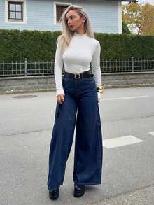 Jeta Ari Camiseta de mujer de cuello alto ajustada con diseño de agujero para el pulgar - Blanco - Ver 5