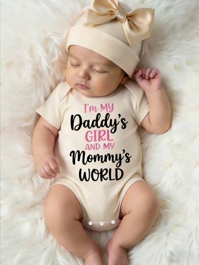 SHEIN GraphicGems Baby Girl Newborn Beige "I'm My Daddy's Girl AND MY Mommy's WORLD" Warm Graphic Print Short Sleeve Romper, Cute, Squishy, Newborn Clothing, Infant Outfit, Spring/Summer, Summer Comfy Casual Wear, Baby Girl Apparel, Outdoor, Photography, Indoor, Holiday, Gift