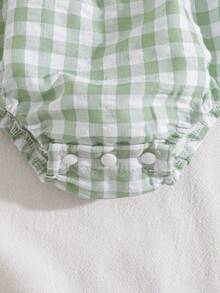 SHEIN Vintaside Kids 2件套女婴时尚可爱条纹露肩连体衣和发带套装，夏季派对 - 綠色 - 查看 7