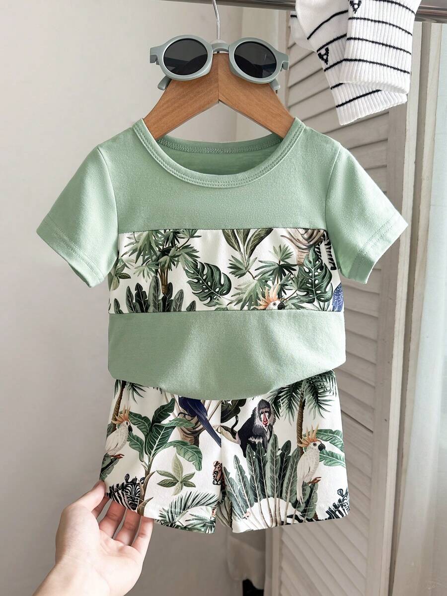 SHEIN Playful Pals 2件套婴儿男童可爱卡通动物和热带植物印花短袖T恤和印花短裤套装,适合春夏外出和日常穿着,婴儿夏季服装,可爱的男童动物印花套装 - 綠色 - 查看 1