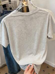 Resyla Áo thun nữ tay ngắn cổ tròn in chữ, kiểu dáng thường ngày, đa năng. - Màu Xám nhạt - Xem 2