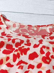 SHEIN Clasi Plus Size Minimalist Printed Round Neck Shirt - Red - View 3