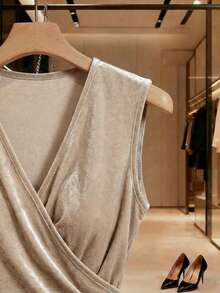 Franclia 女士丝绒撞色拼接腰带荷叶边开衩中长连衣裙，适合日常通勤、时尚穿搭、节日庆典、法式街头风、复古风、百搭，也适合情人节、约会、派对、新年等场合，卡其色拼接，黑色，女士早春/初秋新款连衣裙 - 黑色 - 查看 4