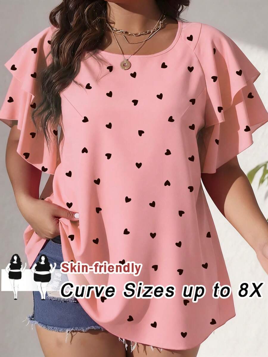 SHEIN CURVE+ 大尺碼女款優雅滿版愛心印花上衣,淡粉色夏季可愛生日度假風,Curve Premium 休閒短袖上衣 - 粉色 - 查看 1