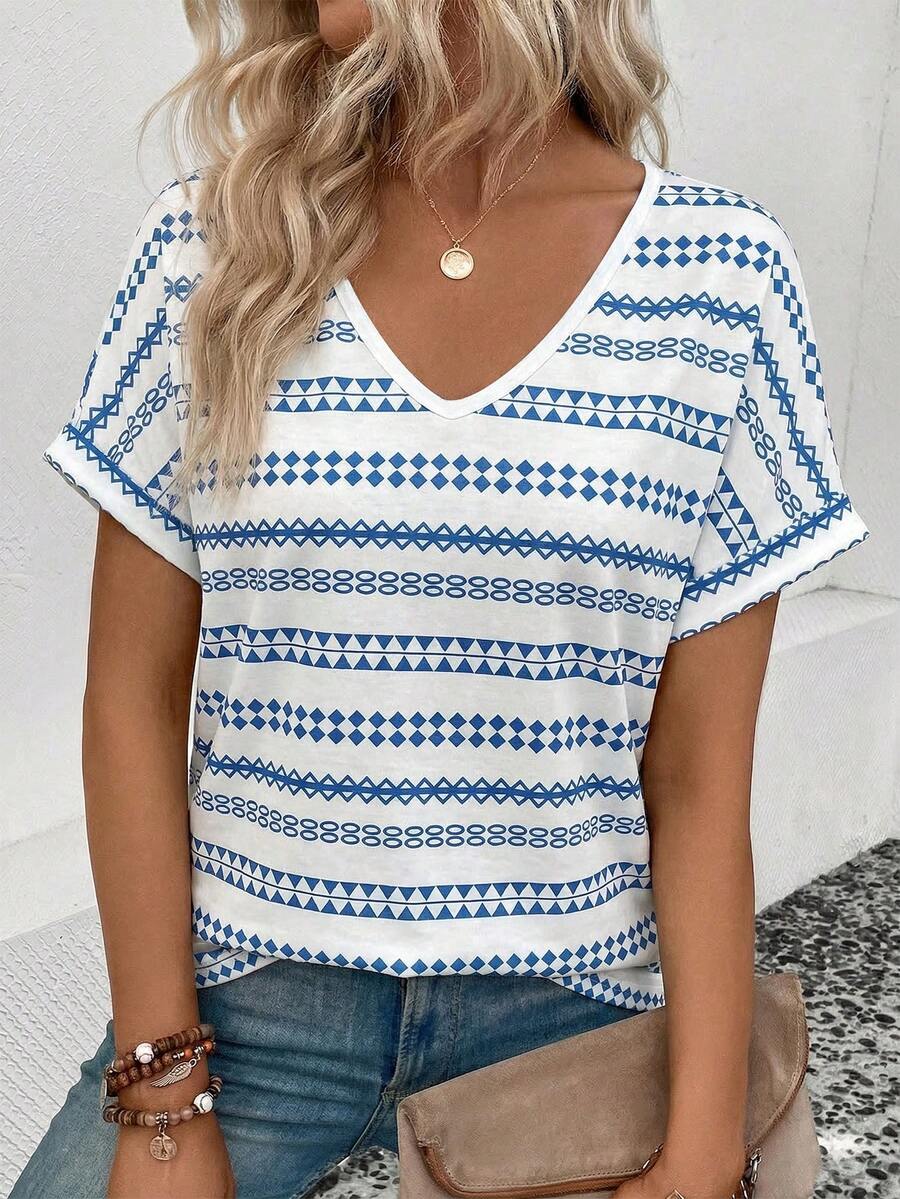 Selamara Casual Basic V-Neck Turnover Cuff White Base Retro Blue Print T-Shirt - Multicolor - View 1