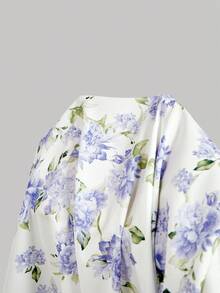 SHEIN MOD Große Größen Blaues Blume Muster Romantisches Langes Kleid mit Schleife - Garten Teefeier, Date, Party, Damen Sommer und Frühlings Kleid, Strandmode, Frühlingsferien, Urlaub, Picknick, Festival, Geburtstags Outfit. Weiß Lila Blume Muster Midi Kleid Schleife Träger Romantische Rüschen Kragen Künstlerisches Muster Leicht Fließend Silhouette Elegant Weiche Haptik Geraffter Taille Vintage Inspiriert A-Linie Rock Sommer Stil Feminin Ärmellos Pastelldesign Zarte Strukturierte Textur, Sommer Urlaubsoutfits - Blau-Weiß - Übersicht 9