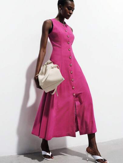 Aveloria Modichic Vivid Fuchsia, Round Neck Sleeveless, Metal Button Placket, Fitted High-Waist Cut, A-Line Skirt, Crisp Texture, Modern Minimalist Style, Suitable For Summer Office, Casual Outings, Afternoon Gatherings, Exhibitions, Vacations, Fashionable Commute, Art Events, Reflecting Youthful Vitality And Capable Elegant. New Stylish Design Sense, Versatile Casual Chic French Round Neck Fuchsia Sleeveless Linen Dress