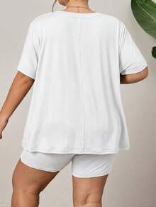 SHEIN CURVE+ CURVE 4件套加大码女式纯色短袖T恤和七分裤套装，Curve Plus，Hoho Vacation沙滩装/沙滩裙/沙滩度假装/沙滩必备/毕业典礼/下午茶派对礼服 - 黑與白 - 查看 2