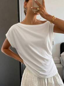 DAZY Camiseta de manga corta ajustada con hombros descubiertos y fruncidos para mujer - Blanco - Ver 4