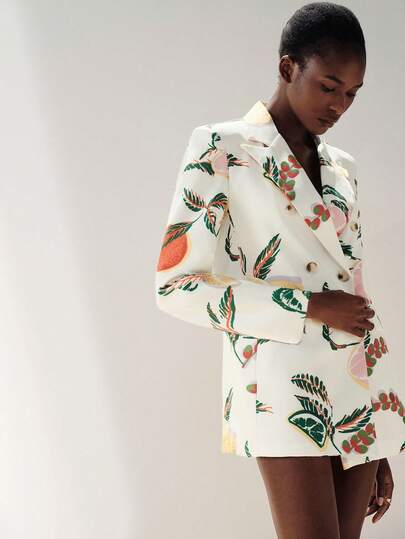 Aveloria Modichic Colorful Printed Blazer Jacket, Tropical Fruit Pattern, Double-Breasted, White Casual Suit, Fashionable Women's Blazer, Spring/Summer Street Style, Popular Women's Blazer, Lapel Design, Party & Holiday, Stylish Commuter Outfit, Women's Lapel Double-Breasted Fruit Print Blazer