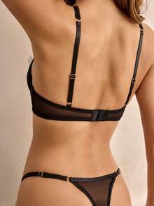 Charlaine 1件装女士性感蕾丝网布绑带金属扣丁字裤 - 黑色 - 查看 3