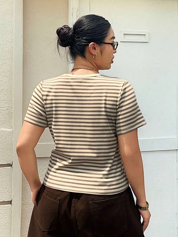 Dazy Plus Spring & Summer Striped Color Block Round Neck Basic Tee, Suitable For Music Festival, Valentine's Day, Wedding, Casual, Street, Outdoor, Beach, Elegant Commute, Plus Size Women