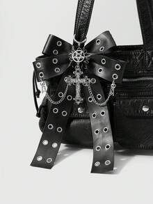 ROMWE Goth 1 Y2k 复古朋克独特个性化性感暗黑风哥特重工业黑色皮革双排金属透气眼孔双层大蝴蝶结银星链骷髅钥匙图案十字架吊坠装饰 DIY 钥匙扣配件包包吊坠，适合女孩和女士日常佩戴，节日礼物 - 黑色-19 - 查看 4