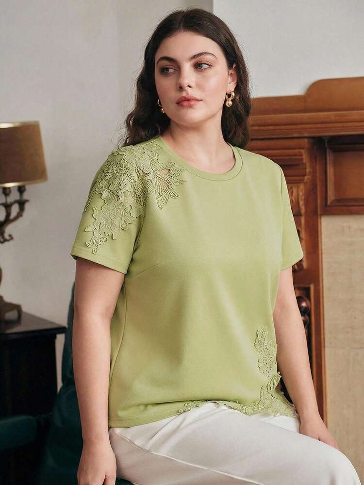 Women's Embroidered Plus Size Hollow-Out Applique T-Shirt, Spring/Summer