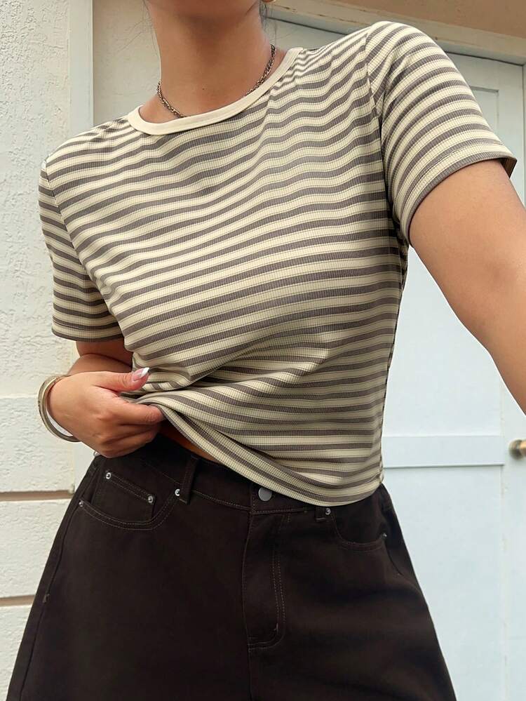 Dazy Plus Spring & Summer Striped Color Block Round Neck Basic Tee, Suitable For Music Festival, Valentine's Day, Wedding, Casual, Street, Outdoor, Beach, Elegant Commute, Plus Size Women