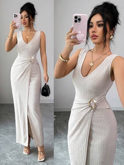 SHEIN Raffinéa Đầm nữ thanh lịch không tay, cổ chữ V, đính kim loại ở eo.