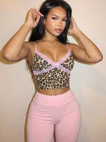 Slaydiva 2026春夏新款休闲街头性感豹纹蕾丝边吊带背心+V腰喇叭裤两件套。适合情人节、日常穿着、派对、返校、约会、波西米亚风、下午茶、度假、早午餐、机场穿搭、休闲、运动、婚礼宾客装扮、居家服等场合。 - 彩色 - 查看 3