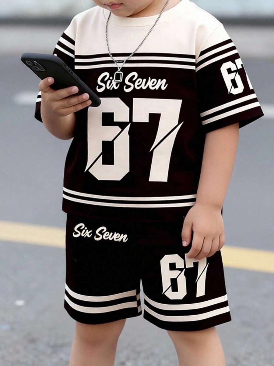 SHEIN Playful Pals 春夏两件套：男宝宝休闲时尚创意个性清新简约可爱黑白撞色数字67图案印花短袖T恤和短裤套装，舒适日常穿着，温暖的夏秋款式，适合春、夏、秋季穿着。 - 彩色 - 查看 1