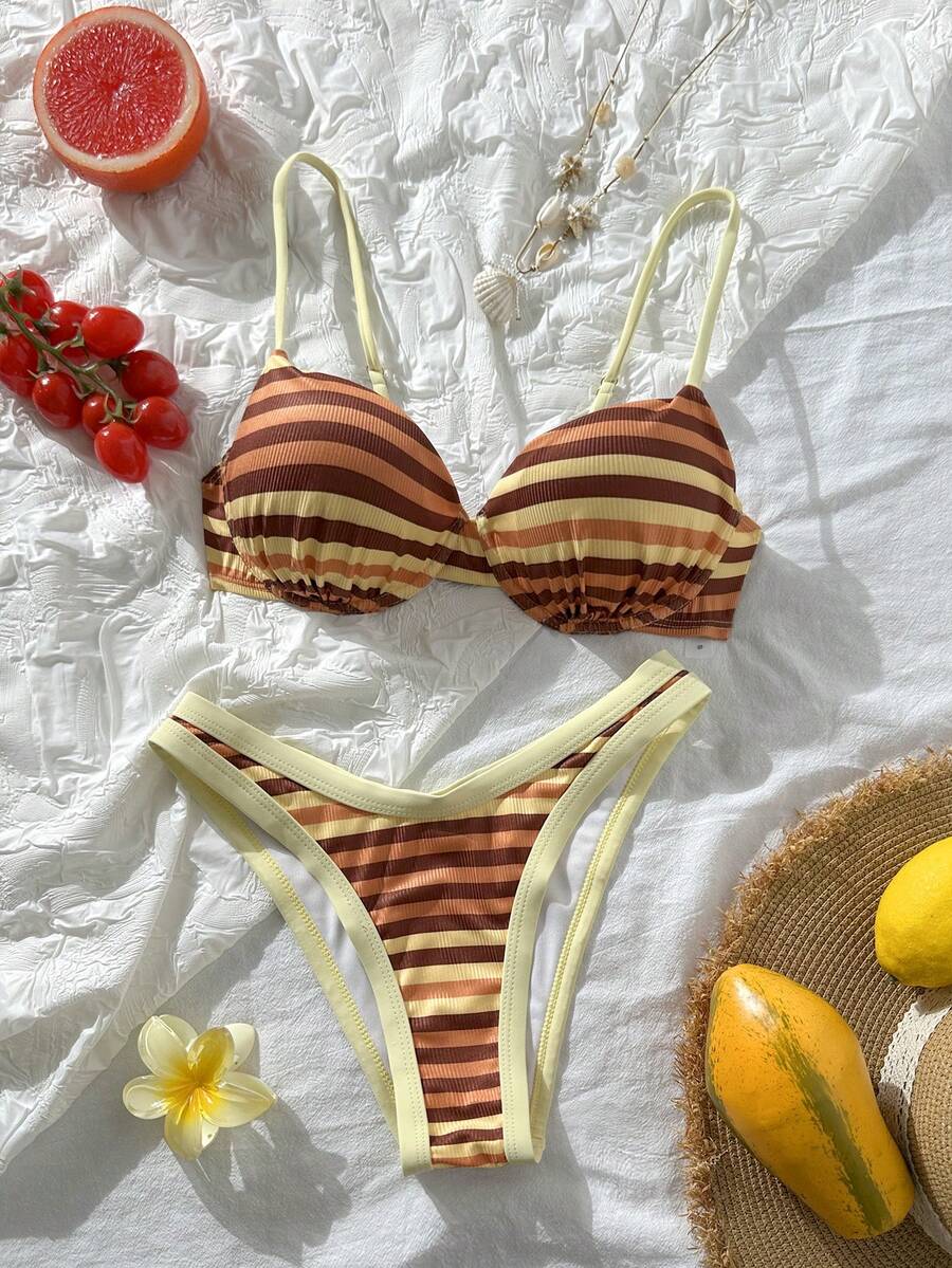 Swim Mod Conjunto de bikini de 2 piezas con top con aros y Bottom estampada acanalada, para mujer, de verano - Multicolor - Ver 1