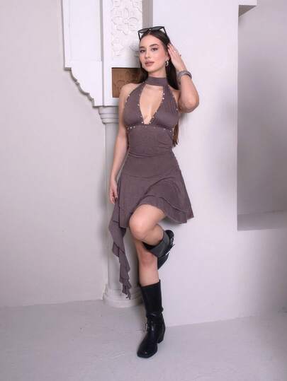 Duda Rubert 性感复古极简V领荷叶边下摆收腰连衣裙，适合女士派对穿着