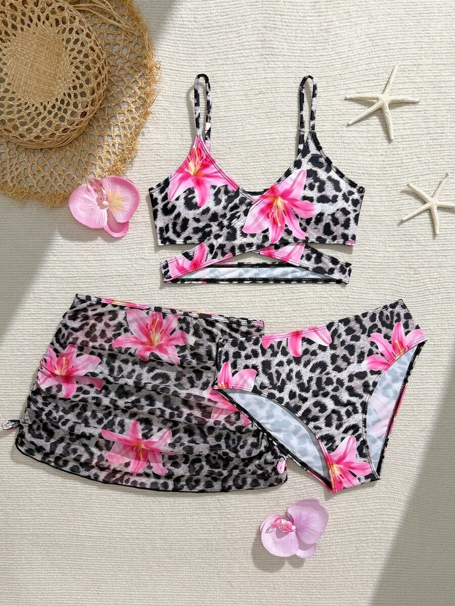 SHEIN Bộ đồ bơi ba mảnh in họa tiết da báo màu hồng xẻ tà + váy lưới che phủ, thích hợp cho mùa hè của trẻ em, thân thiện với da và nhanh khô với thiết kế dây đeo vai có thể điều chỉnh, cạp cao và thiết kế ôm hông, thích hợp cho kỳ nghỉ biển, hồ bơi biển, công viên nước của trẻ em, trang phục thời trang, phong cách nghỉ mát ngọt ngào và mát mẻ. Lựa chọn cần thiết cho mùa xuân hè. Trang phục mùa hè. Đồ bơi. Trang phục mùa hè. Đồ bơi 2 mảnh cho tuổi teen. Bộ đồ bơi 2 mảnh cho tuổi teen. Bộ đồ bơi 3 mảnh mùa hè cho bé gái. Đồ bơi 2 mảnh cho tuổi teen. Bộ đồ bơi 3 mảnh cho bé gái. Đồ bơi 3 mảnh cho tuổi teen. Đồ bơi 2 mảnh cho tuổi teen. Bikini in họa tiết da báo. Váy bơi hoa. - Nhiều màu - Xem 1