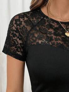 Editum Camiseta de moda de manga corta con cuello redondo y encaje de contraste ajustada para mujer - Negro - Ver 6