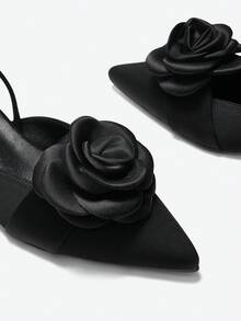 Eladyva Chaussures à bout pointu minimalistes de couleur unie pour femmes, polyvalentes, élégantes, convenant pour les banquets avec des talons hauts confortables et à la mode en matière de satin avec décoration florale - Noir - Voir 7