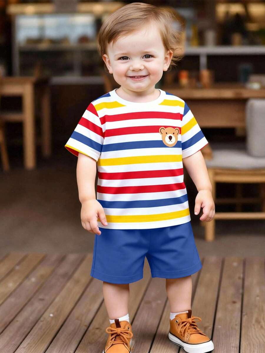 Playful Pals Set de 2 piezas de camiseta de manga corta con cuello redondo y estampado de oso y rayas + pantalones cortos naranja para bebé niño, adecuado para uso al aire libre en verano - Multicolor - Ver 1