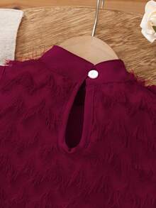 SHEIN Elladie kids 2026春夏新款时尚柔软舒适面料夏季度假旅行必备少女夏季套装，女童羽毛流苏蝴蝶结装饰背心+配套短裤两件套，优雅时尚 - 紅色 - 查看 7