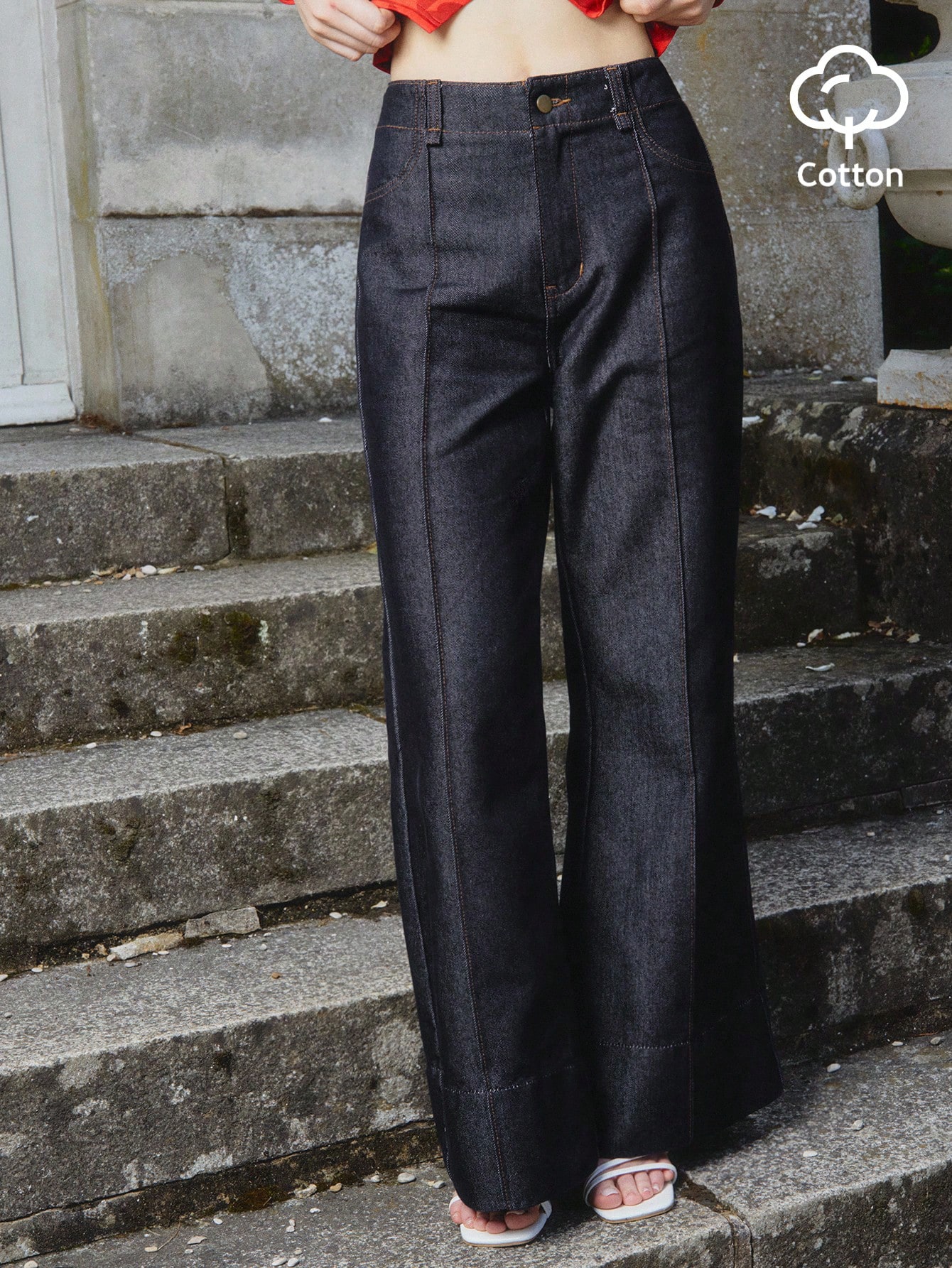 Damen Jeans mit Nahtdetail, weites Bein, aus dunkler Baumwolldenim, Herbstmode für Bürooutfits und Herbstoutfits für Frauen