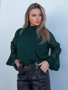 Màu xanh lá cây đậm