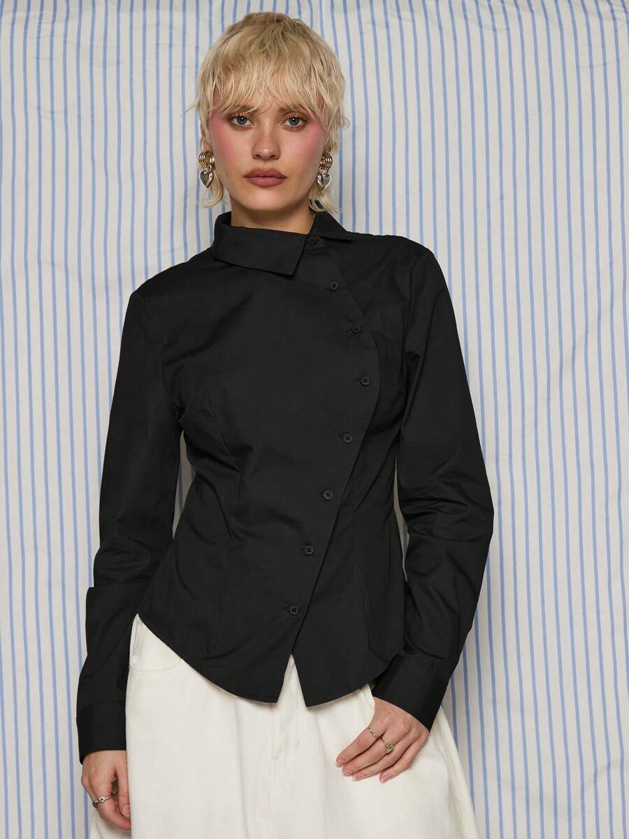 COUREZ 短袖不对称修身条纹衬衫 / Y2K 秋冬外出穿搭 女装 冬季女装 夜店装 性感外出上衣 休闲优雅新年装 - 黑色 - 查看 1