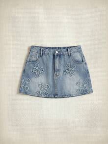 Sweetra Plus Size Fashionable Embroidered Casual Denim Shorts - Light Wash - View 6