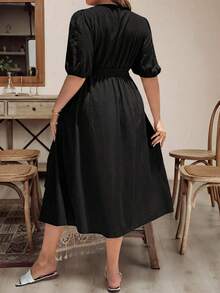 SHEIN Essnce 大码女装春夏时尚优雅舒适气质修身杏色V领亚麻吊带中长连衣裙，适合日常穿着，可作度假装、西式女装、早午餐装、波西米亚风连衣裙、下午茶连衣裙、欧式夏季装。 - 黑色 - 查看 5