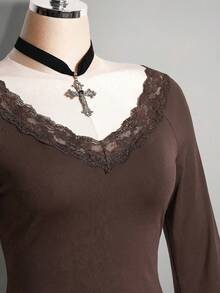 SHEIN ICON 大码女式V领蕾丝拼接喇叭袖T恤 - 棕色 - 查看 10