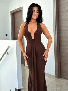 Vassilux Đầm maxi màu vàng kem gợi cảm cổ chữ V sâu, kiểu yếm, thanh lịch dành cho nữ, thích hợp cho mùa xuân/hè. Đầm màu nâu gợi cảm cổ yếm, đầm nâu sang trọng, dự tiệc. - Cà phê nâu - Xem 5